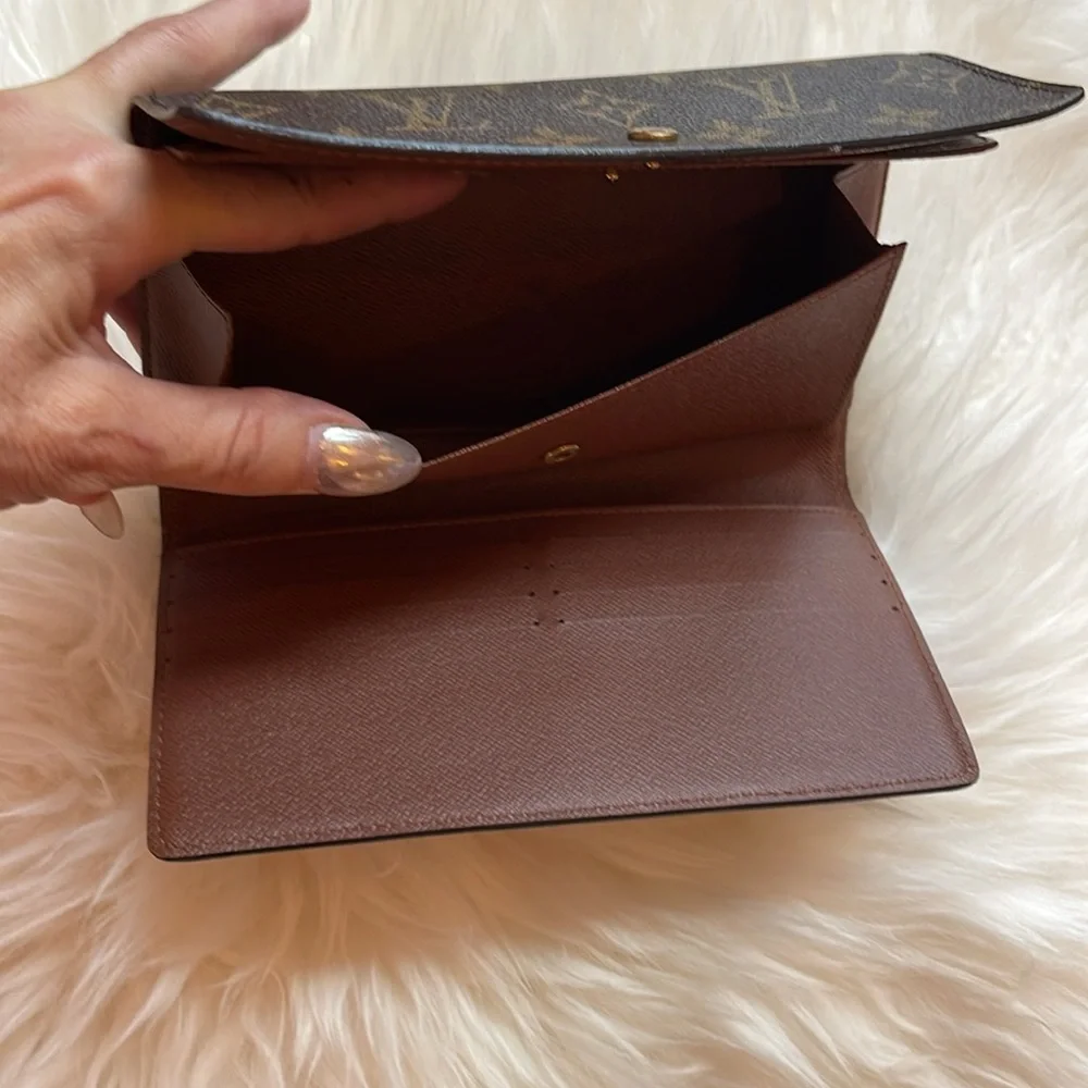 Like New Louis Vuitton Monogram Pattern Leather Continental Wallet. - Picture 7 of 14